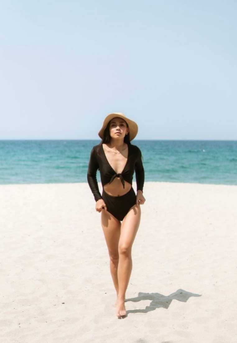 La Monja Black One Piece